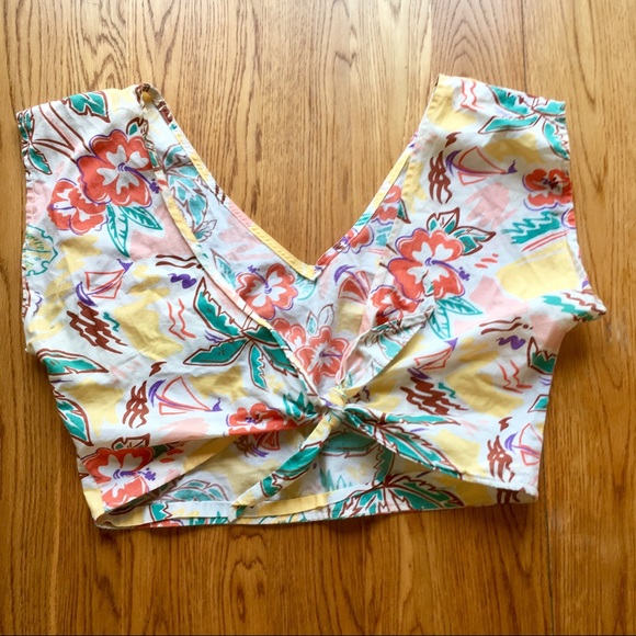 Tropical Crop Top with Tie Back - Picture 2 of 4